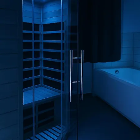 Apartment Lovers' Nest *