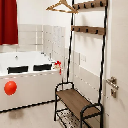 Апартаменты Lovers' Nest - *